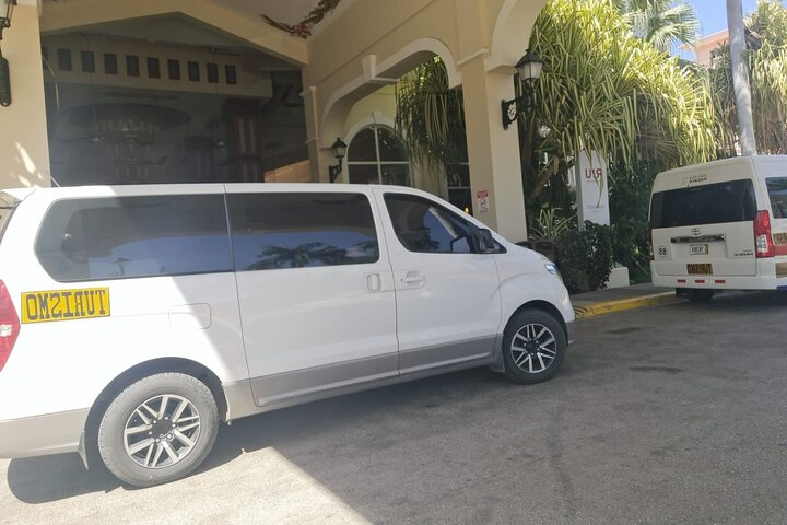 Private Transportation from Liberia Airport to Andaz Papagayo - Photo 1 of 7